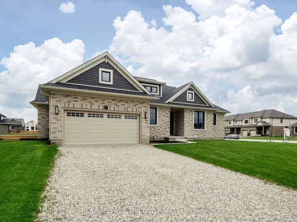 2 Evylean Ct, Saint Thomas, ON N5R 0P6