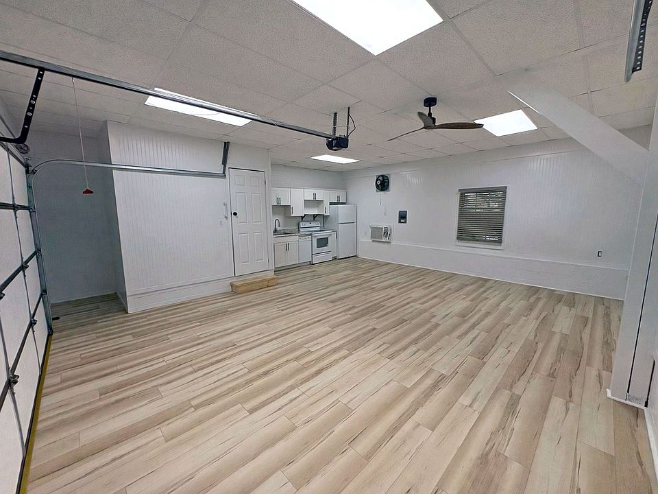 1st image of 2229 Beeler Ave #C