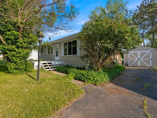 330 Andover Rd, Hoyt Lakes, MN 55750