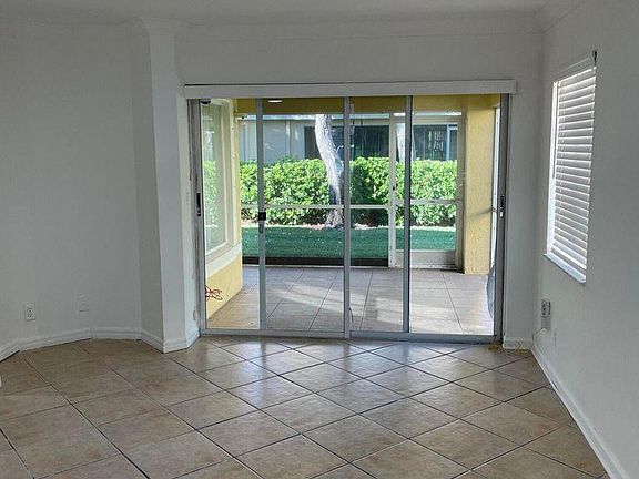 4th image of 1712 Arezzo Cir