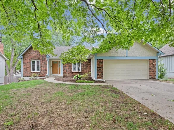 9833 W 101st Ter, Overland Park, KS 66212