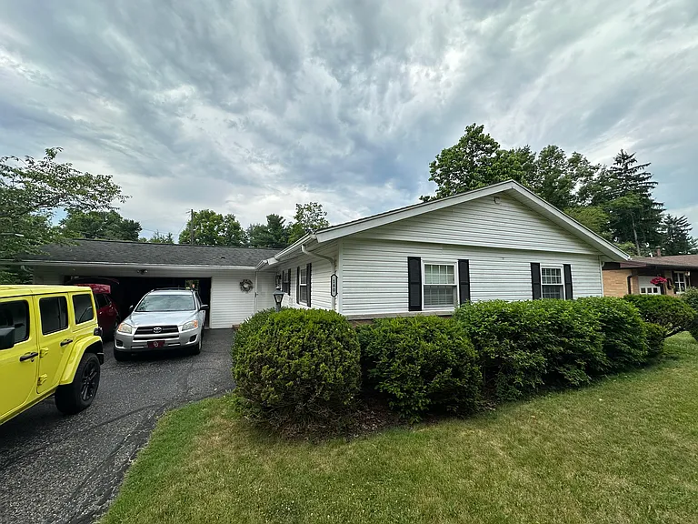 180 Lisa Ln — Photo 4