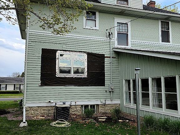 New window getting resided