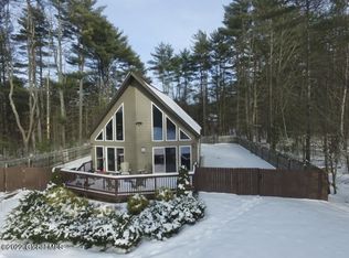 584 Lake Ave, Lake Luzerne, NY 12846