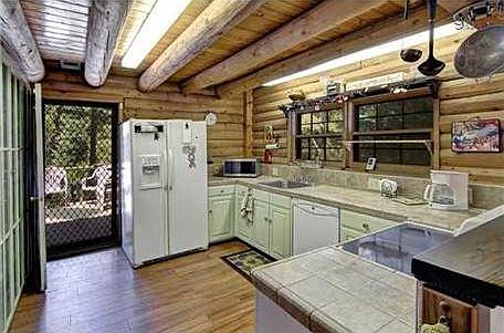 5th image of 548 W Victoria Ct