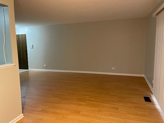 4th image of 392 Thornhill Ct APT B1
