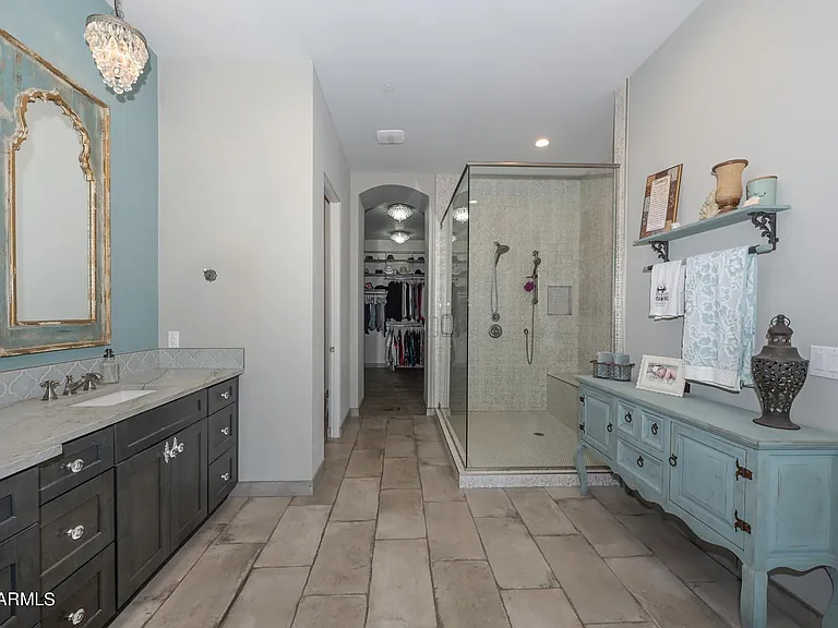 5861 E Cloud Rd — Photo 25