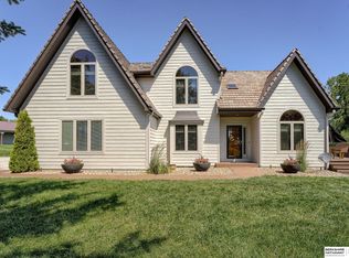 7095 Lakota Ln, Fort Calhoun, NE 68023