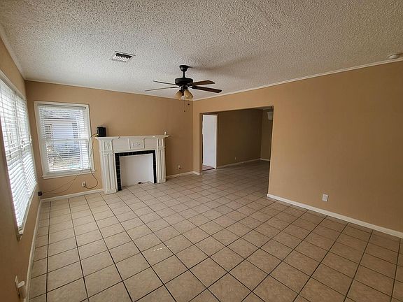 3rd image of 2443 W HUISACHE AVE
