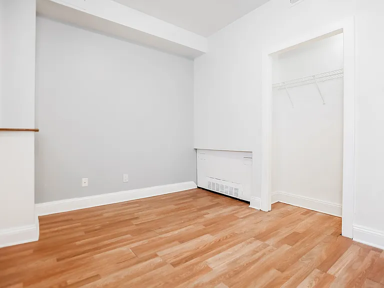 7211 S Yates Blvd #1B — Photo 8