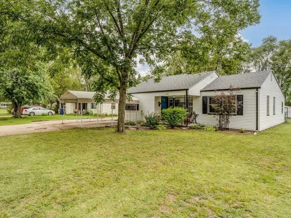 506 E 10th Ave, Belle Plaine, KS 67013