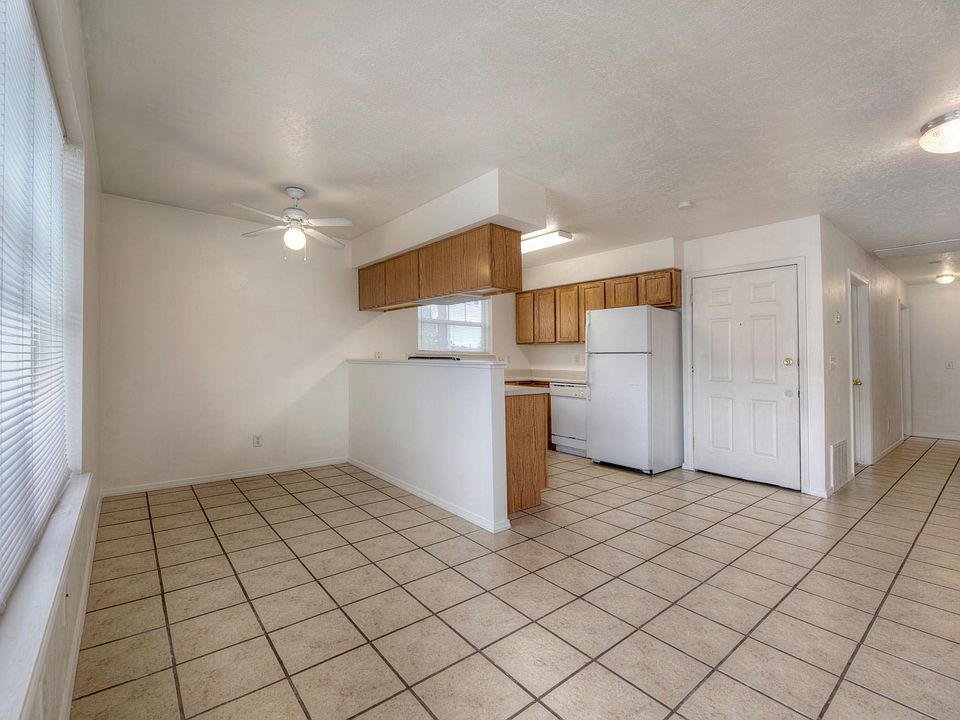 2nd image of 445 E 7th St APT C