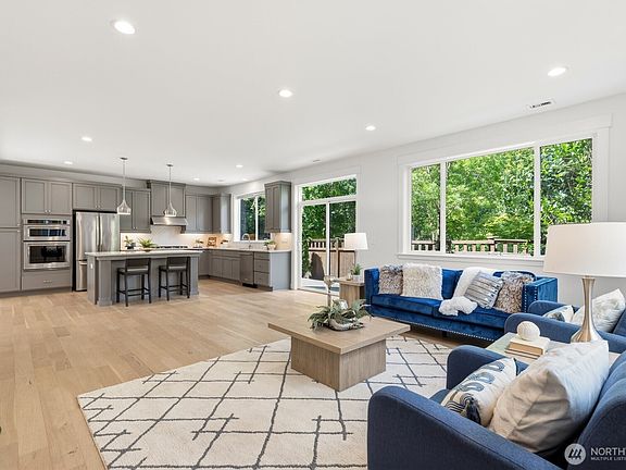 4th image of 1413 239th Avenue NE