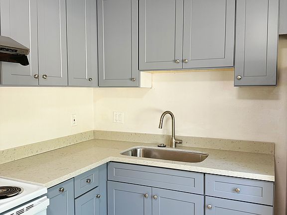 2nd image of 3236 Williamsburg Dr #2
