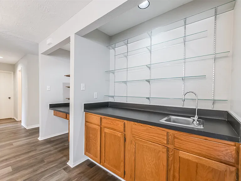 16606 Burlcreek — Photo 11
