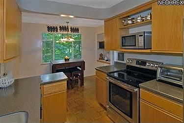 4th image of 18486 Edgewood Dr