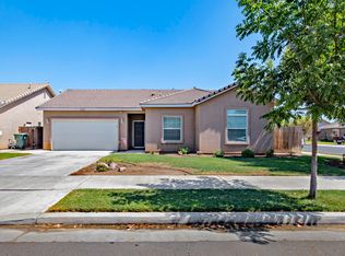 826 Ash Ave, Lindsay, CA 93247