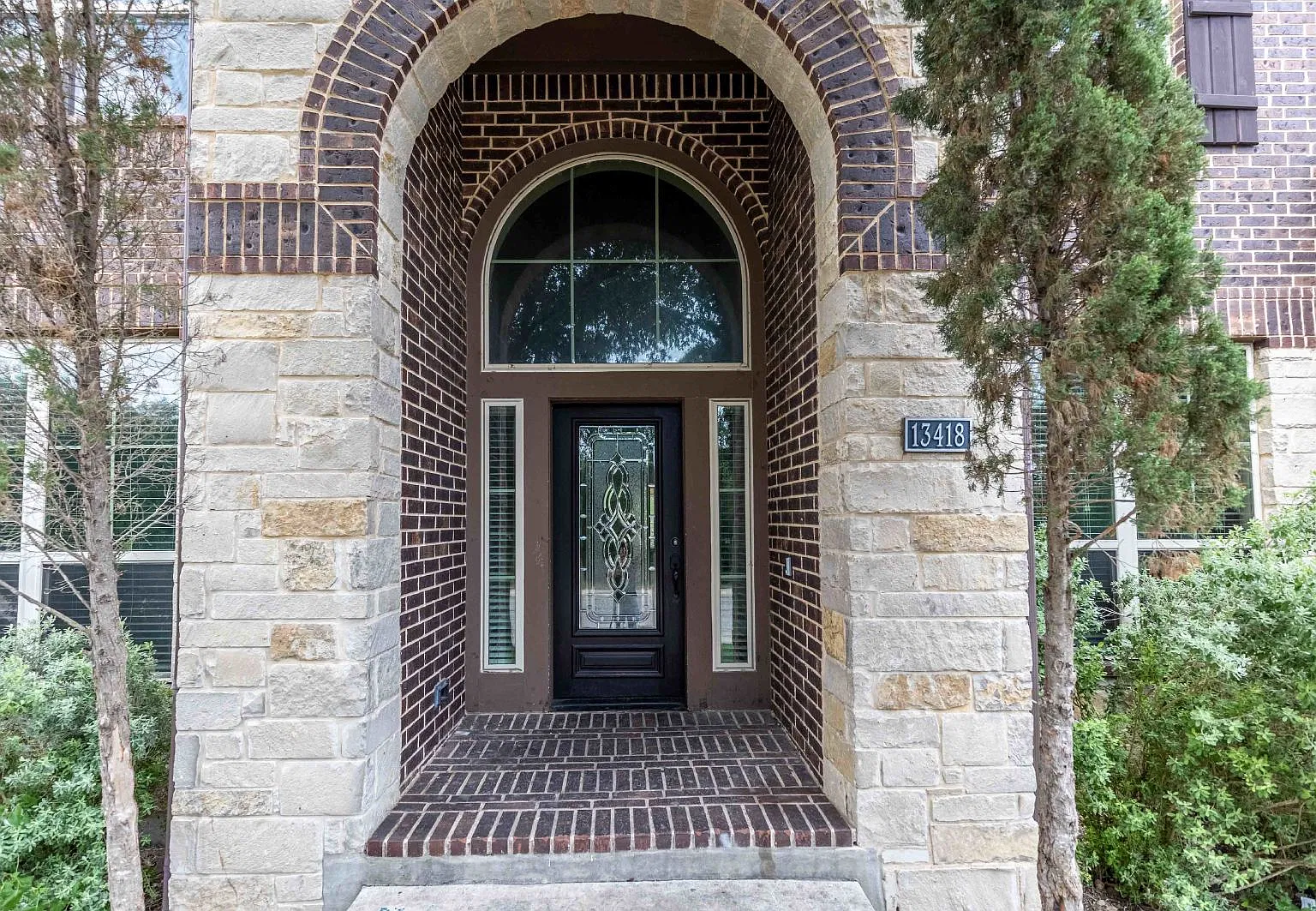 5 bed, 4.5 bath, 3786 sqft, $2,390 — Photo 3