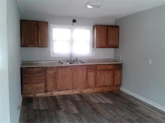 5th image of 1736 Hillside Dr
