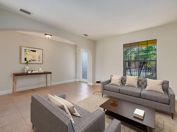 4th image of 2953 Glenridge Cir