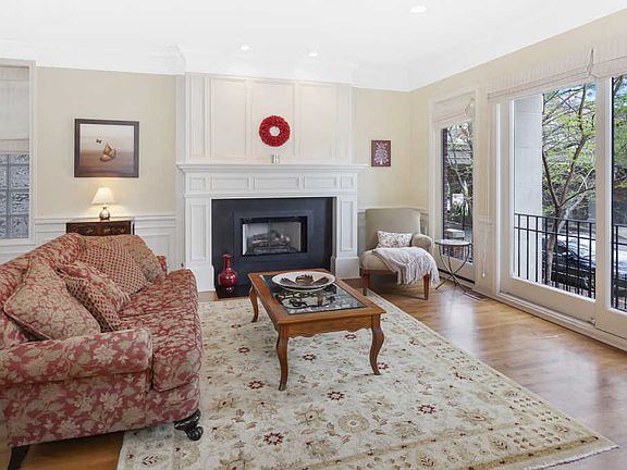 5th image of 1805 N Hoyne Ave