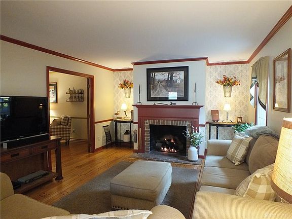 2nd image of 71 Wythe Parish St