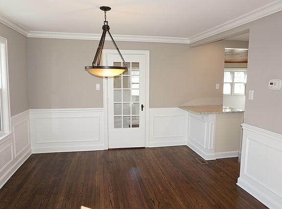 4th image of 294 Ash Ave