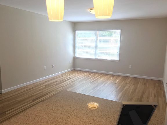 3rd image of 1120 Lake St APT 1