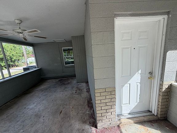 2nd image of 38552 9th Ave