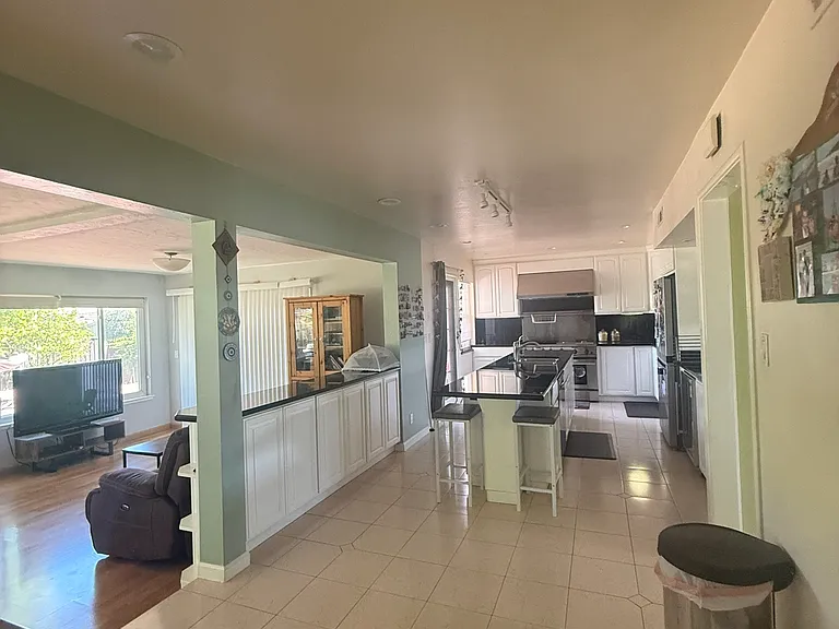 20143 Somerset Dr — Photo 13