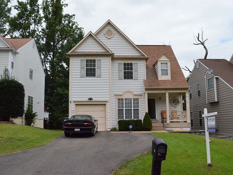 1st image of 13 Woodmont Ct