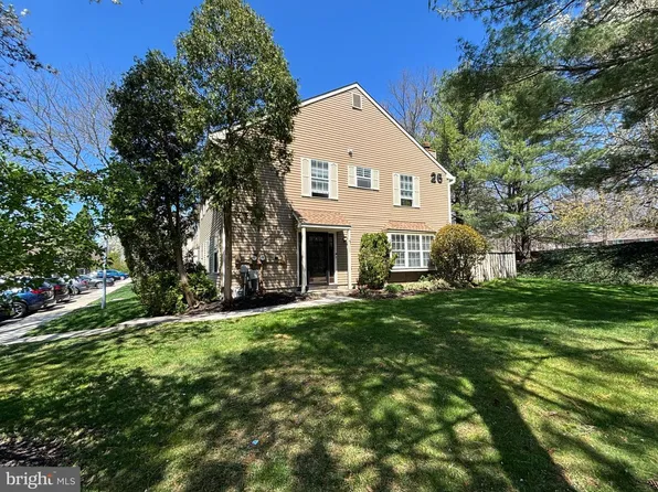 306 Fountain Hall Ct, Mount Laurel, NJ 08054
