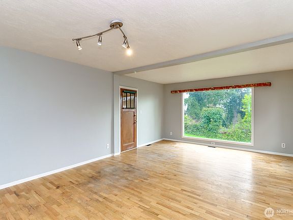 3rd image of 406 S Charleston Avenue
