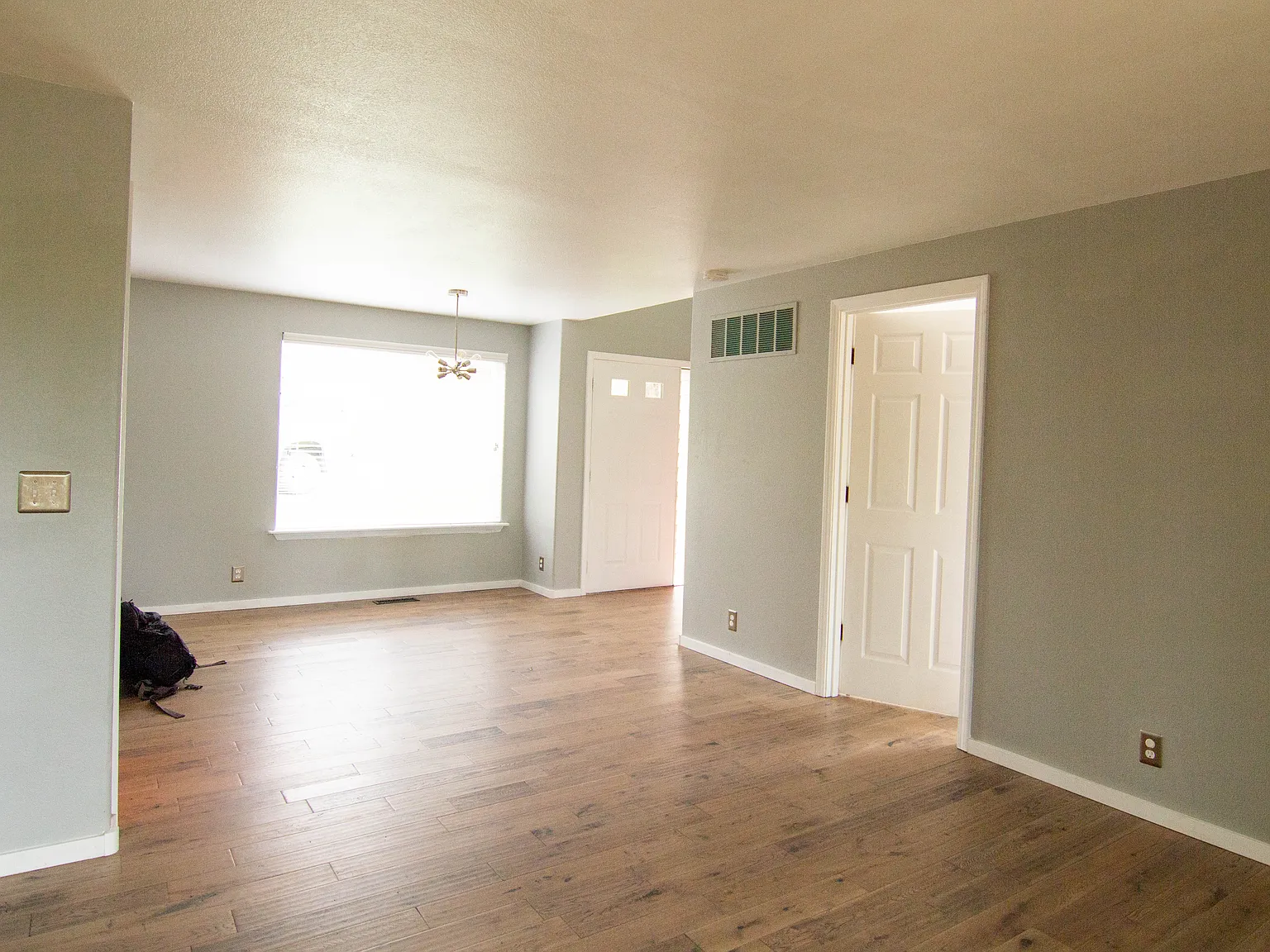 3 bed, 2.5 bath, 1395 sqft, $2,500 — Photo 3