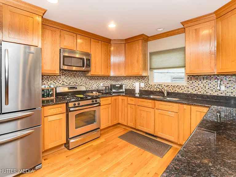 4251 W Montrose Ave #4251 — Photo 7