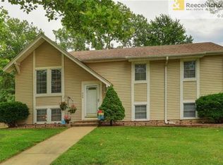 648 S Montclaire Dr, Olathe, KS 66061