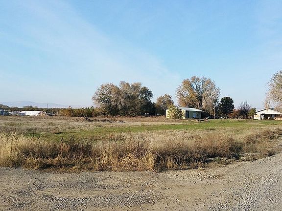 3rd image of 260 Higgins Ln