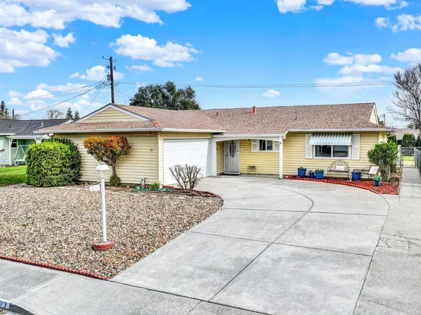 107 Olympic Circle, Vacaville, CA 95687