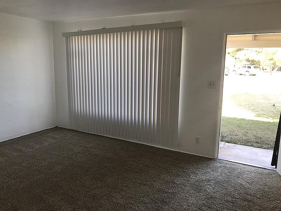 3rd image of 3251 N Treat Cir