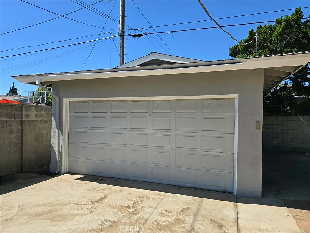 3 bed, 1234 sqft, $3,400 — Photo 3