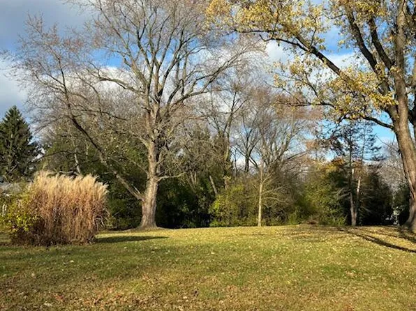 2570 South ROOT RIVER PARKWAY, West Allis, WI 53227