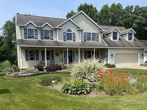 3rd image of 4520 Country Ln
