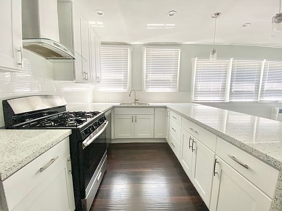 3rd image of 1750 N La Brea Ave #1/2