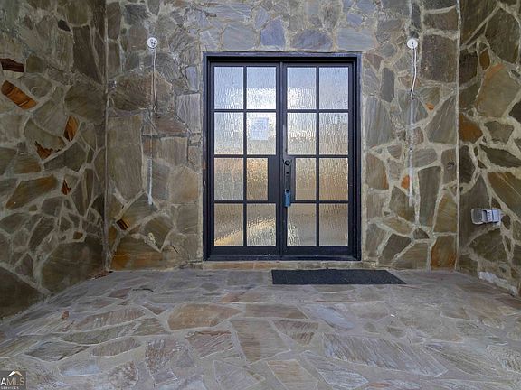 4th image of 1620 Saddle Ridge Way