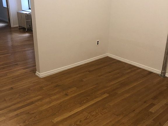 4th image of 122 Saint Marks Pl #1