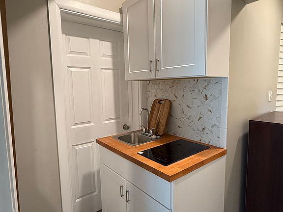 3rd image of 603 E River Dr