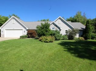 1691 Golfside Ct SE, Caledonia, MI 49316