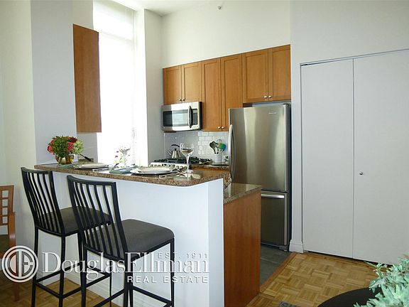 4th image of 1500 Lexington Ave APT 3K