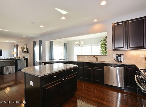 4th image of 27010 Thornwood Blvd