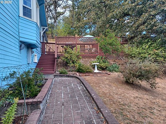5th image of 1554 SE Douglas Ave